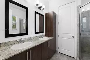 1732 NW 124th Pl, Pembroke Pines, FL 33028 - Photo 12
