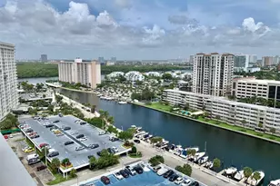 100 Bayview Dr, Sunny Isles Beach, FL 33160 - Photo 4