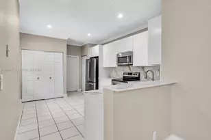4283 Vineyard Cir, Weston, FL 33332 - Photo 10