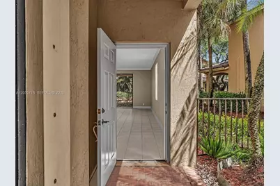 4283 Vineyard Cir #4283, Weston, FL 33332 - Photo 4