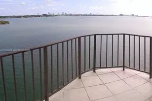 11930 N Bayshore Dr, North Miami, FL 33181 - Photo 22