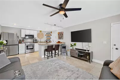 2220 NE 68th St #1012, Fort Lauderdale, FL 33308 - Photo 2