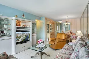 455 Paradise Isle Blvd, Hallandale Beach, FL 33009 - Photo 22