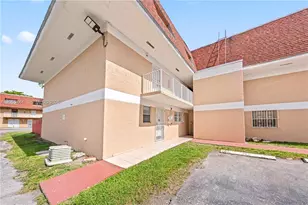 260 NW 107th Ave, Miami, FL 33172 - Photo 2