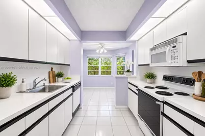 12500 SW 5th Ct #311M, Pembroke Pines, FL 33027 - Photo 4