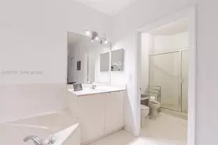 8526 NW 108th Ave, Doral, FL 33178 - Photo 42