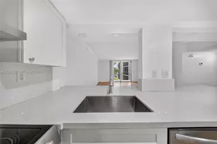 8045 SW 107th Ave, Miami, FL 33173 - Photo 10