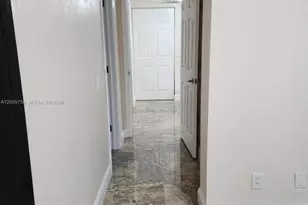 11130 N Lakeview Dr, Pembroke Pines, FL 33026 - Photo 28