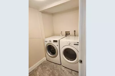 11130 N Lakeview Dr #1, Pembroke Pines, FL 33026 - Photo 8