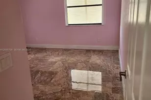 11130 N Lakeview Dr, Pembroke Pines, FL 33026 - Photo 26