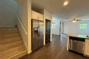 2373 SE 14th St, Homestead, FL 33035 - Photo 10