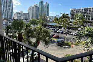 800 Parkview Dr, Hallandale Beach, FL 33009 - Photo 6