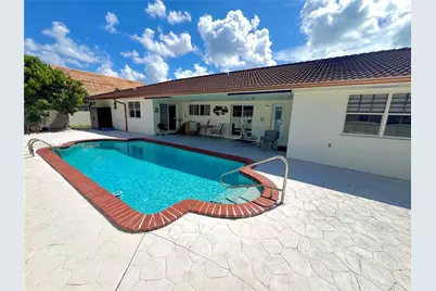 18701 Wentworth Dr, Hialeah, FL 33015 - Photo 46