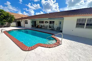 18701 Wentworth Dr, Hialeah, FL 33015 - Photo 46