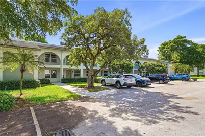 1105 Bahama Bnd #F2, Coconut Creek, FL 33066 - Photo 2
