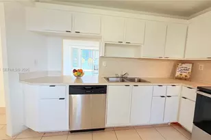 1302 NE 191st St, Miami, FL 33179 - Photo 4
