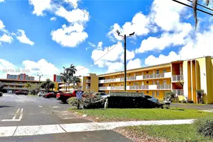 1302 NE 191st St, Miami, FL 33179 - Photo 28