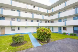 1701 NE 191st St, Miami, FL 33179 - Photo 2