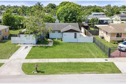 10221 SW 169th St, Miami, FL 33157 - Photo 1