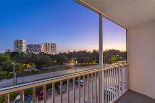 16851 NE 23rd Ave, North Miami Beach, FL 33160 - Photo 20