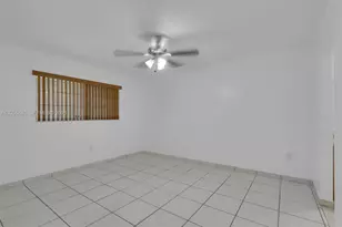 8851 NW 119th St, Hialeah Gardens, FL 33018 - Photo 14