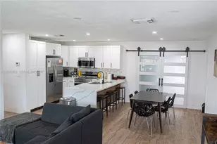 7330 NW 1st Ct, Pembroke Pines, FL 33024 - Photo 2