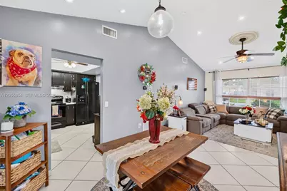 11371 NW 37th Pl, Sunrise, FL 33323 - Photo 12