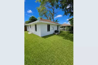 7529 NW 1st Ave, Miami, FL 33150 - Photo 12