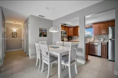 306 Circle Dr S #203, Boynton Beach, FL 33435 - Photo 4