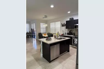 7022 NW 102nd Pl, Doral, FL 33178 - Photo 16