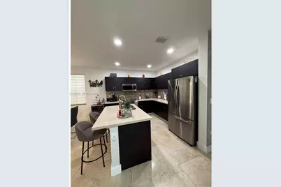 7022 NW 102nd Pl, Doral, FL 33178 - Photo 14