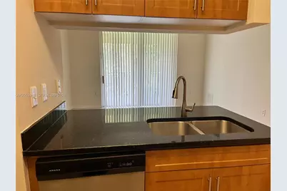 6492 Emerald Dunes Dr #307, West Palm Beach, FL 33411 - Photo 4
