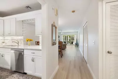 1600 SE Saint Lucie Blvd #110, Stuart, FL 34996 - Photo 6