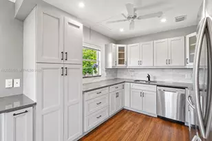 13475 SW 9th St, Pembroke Pines, FL 33027 - Photo 2
