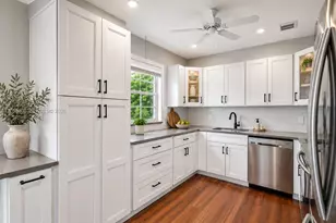 13475 SW 9th St, Pembroke Pines, FL 33027 - Photo 4