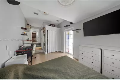 5862 W 2nd Ct, Hialeah, FL 33012 - Photo 22