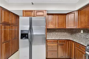 3600 Mystic Pointe Dr, Aventura, FL 33180 - Photo 4