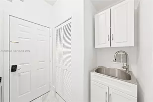 3933 E Hibiscus St, Weston, FL 33332 - Photo 22