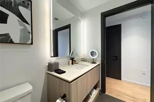 398 NE 5th St, Miami, FL 33132 - Photo 14