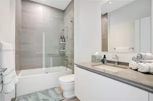 88 SW 7th St, Miami, FL 33130 - Photo 42