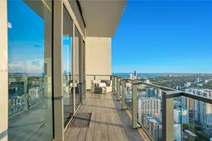 88 SW 7th St, Miami, FL 33130 - Photo 14