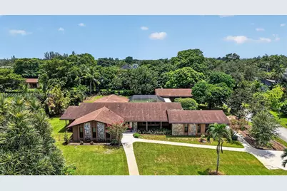 13680 SW 26th St, Davie, FL 33325 - Photo 2