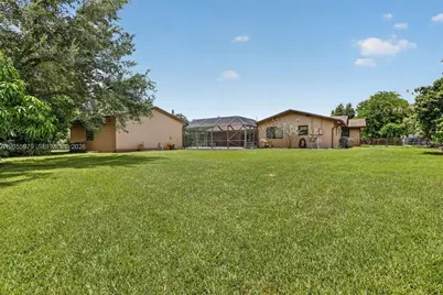 13680 SW 26th St, Davie, FL 33325 - Photo 46