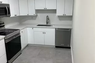 10090 NW 80th Ct, Hialeah Gardens, FL 33016 - Photo 2