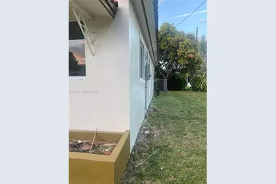 395 NE 112th St, Miami, FL 33161 - Photo 6