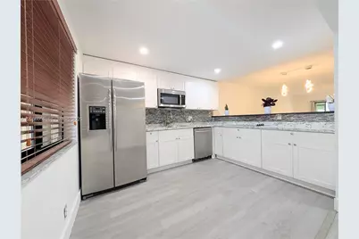 310 Lakeview Dr #105, Weston, FL 33326 - Photo 4