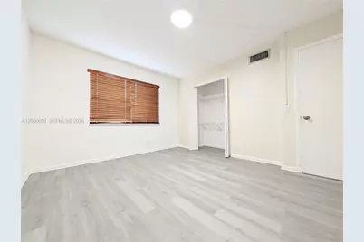 310 Lakeview Dr #105, Weston, FL 33326 - Photo 12