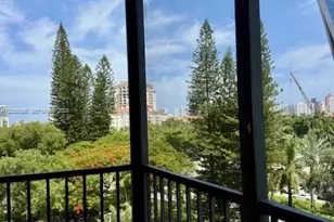 20100 W Country Club Dr, Aventura, FL 33180 - Photo 16