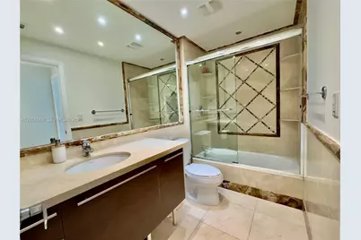 1900 N Bayshore Dr #4003, Miami, FL 33132 - Photo 4