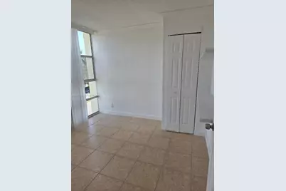 2000 Atlantic Shores Blvd #404, Hallandale Beach, FL 33009 - Photo 4